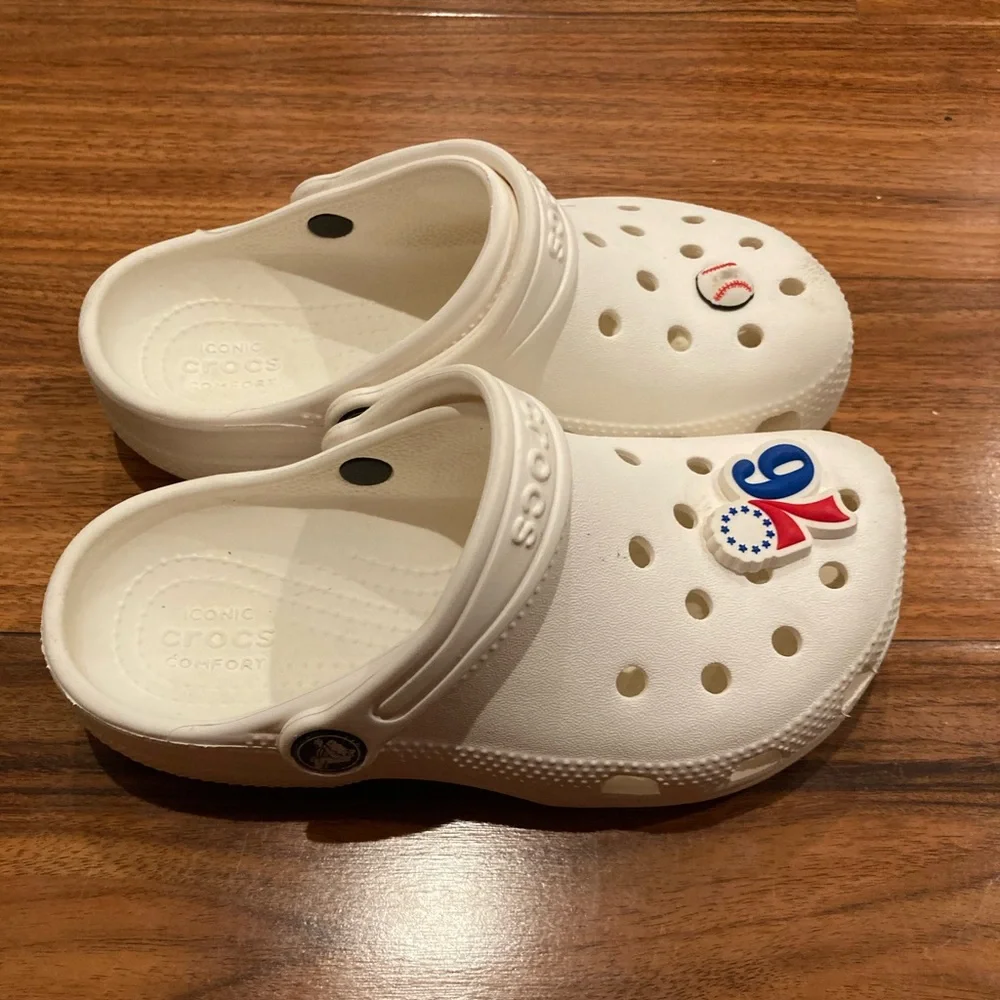 CROCS Kids White Clogs with Sports Charms Size C13 - Picture 2 of 8